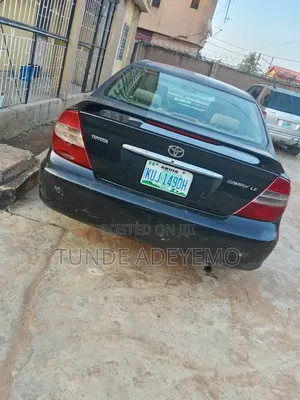 Toyota Camry 2004 Blue
