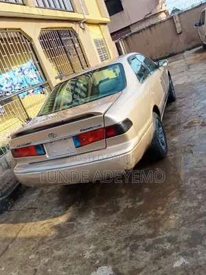 Toyota Camry 2000 Gray
