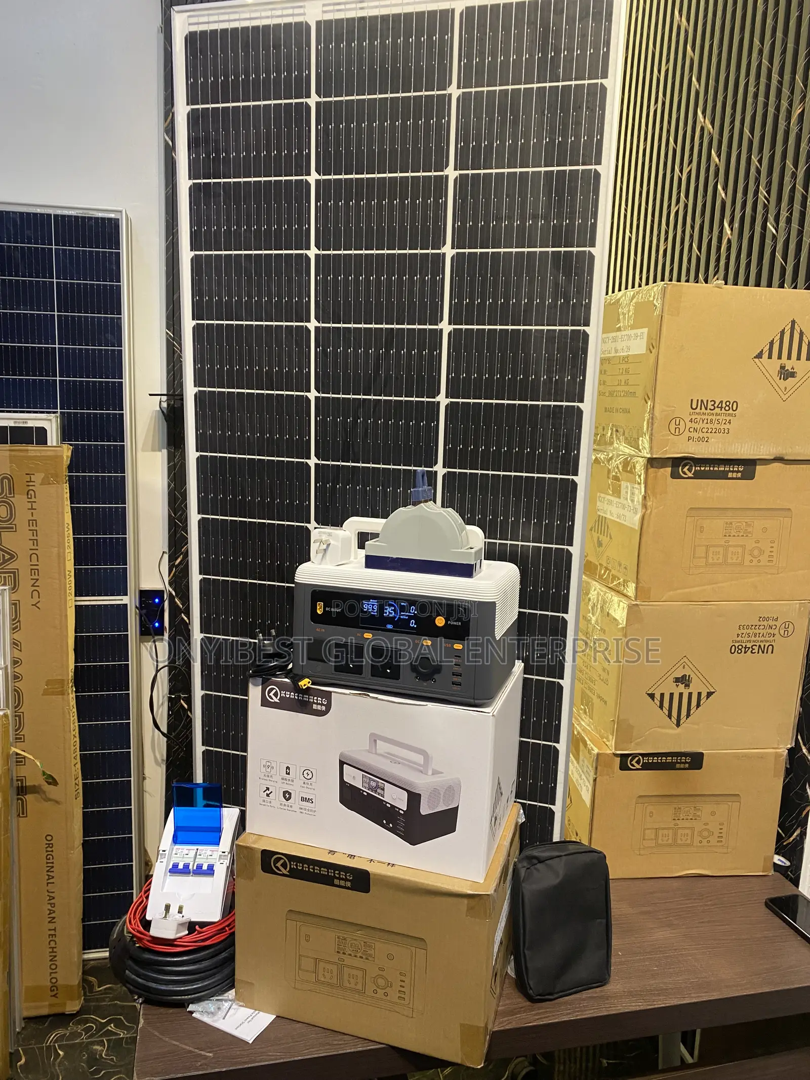 700W Portable Power Supply