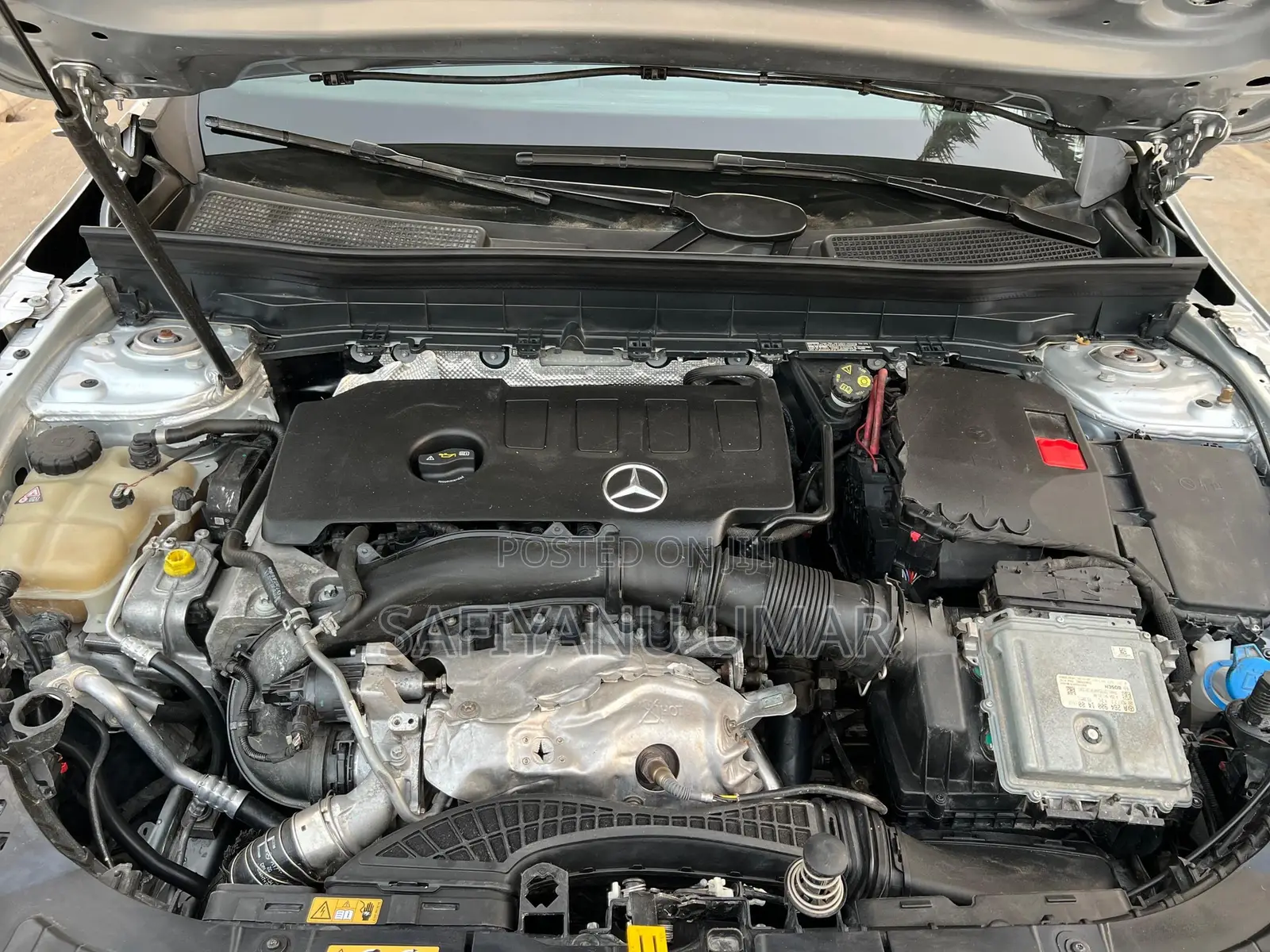 Mercedes-Benz GLB-Class 2021 Silver