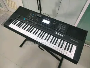 Yamaha PSR E473