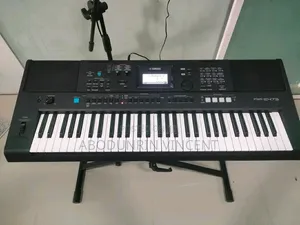 Yamaha PSR E473