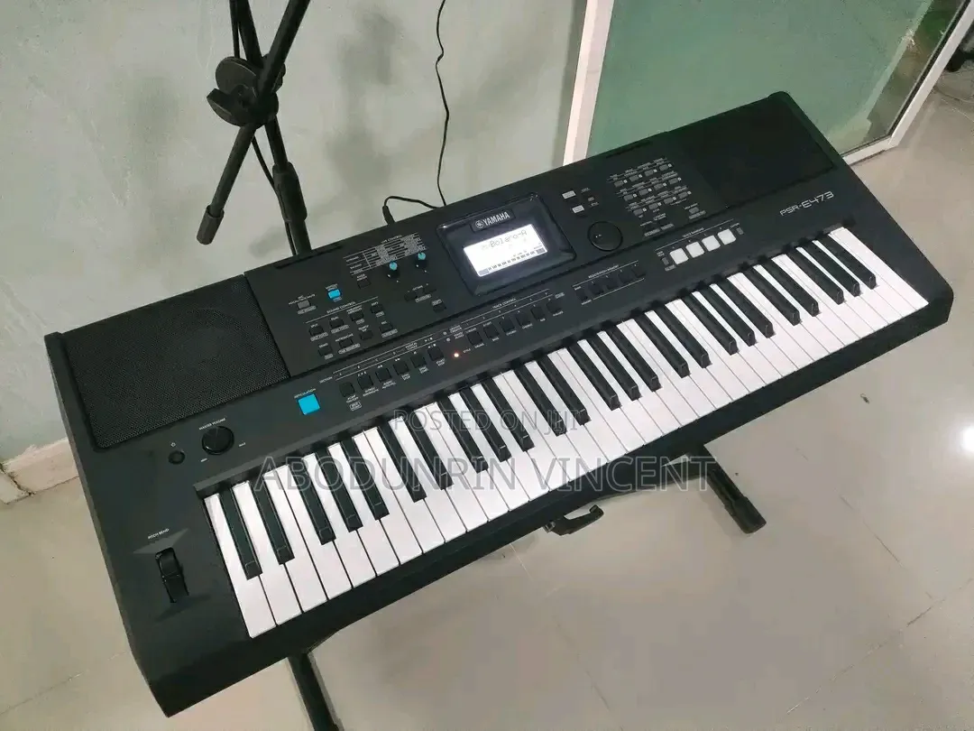 Yamaha PSR E473