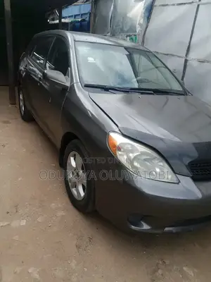 Toyota Matrix XR Hatchback FWD (1.8L 4cyl 4A) 2005 Gray