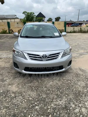 Toyota Corolla LE 4dr Sedan (1.8L 4cyl 4A) 2013 Silver