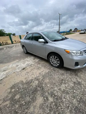 Toyota Corolla LE 4dr Sedan (1.8L 4cyl 4A) 2013 Silver