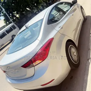 Hyundai Elantra 2015 Silver