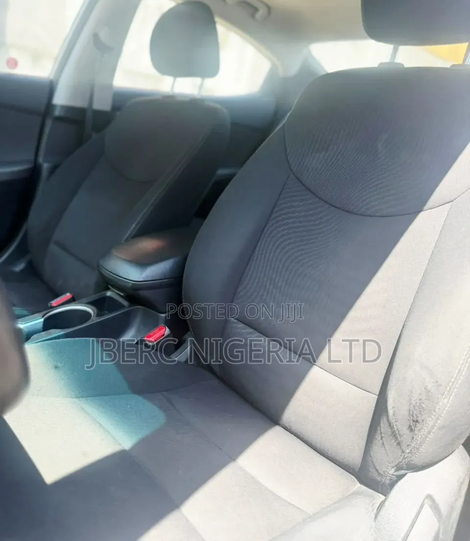 Hyundai Elantra 2015 Silver