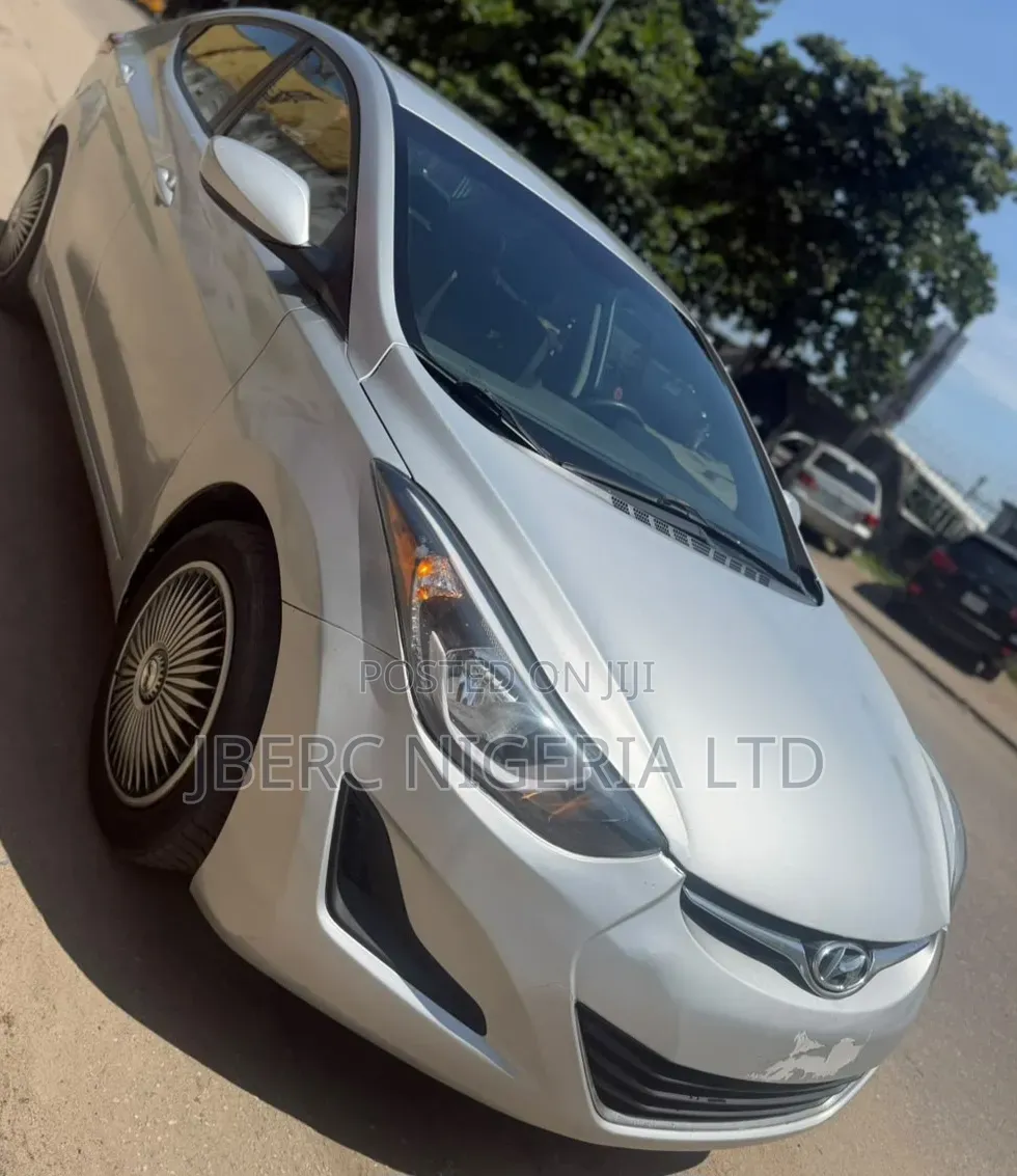 Hyundai Elantra 2015 Silver