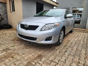 Toyota Corolla LE 4dr Sedan (1.8L 4cyl 4A) 2010 Silver