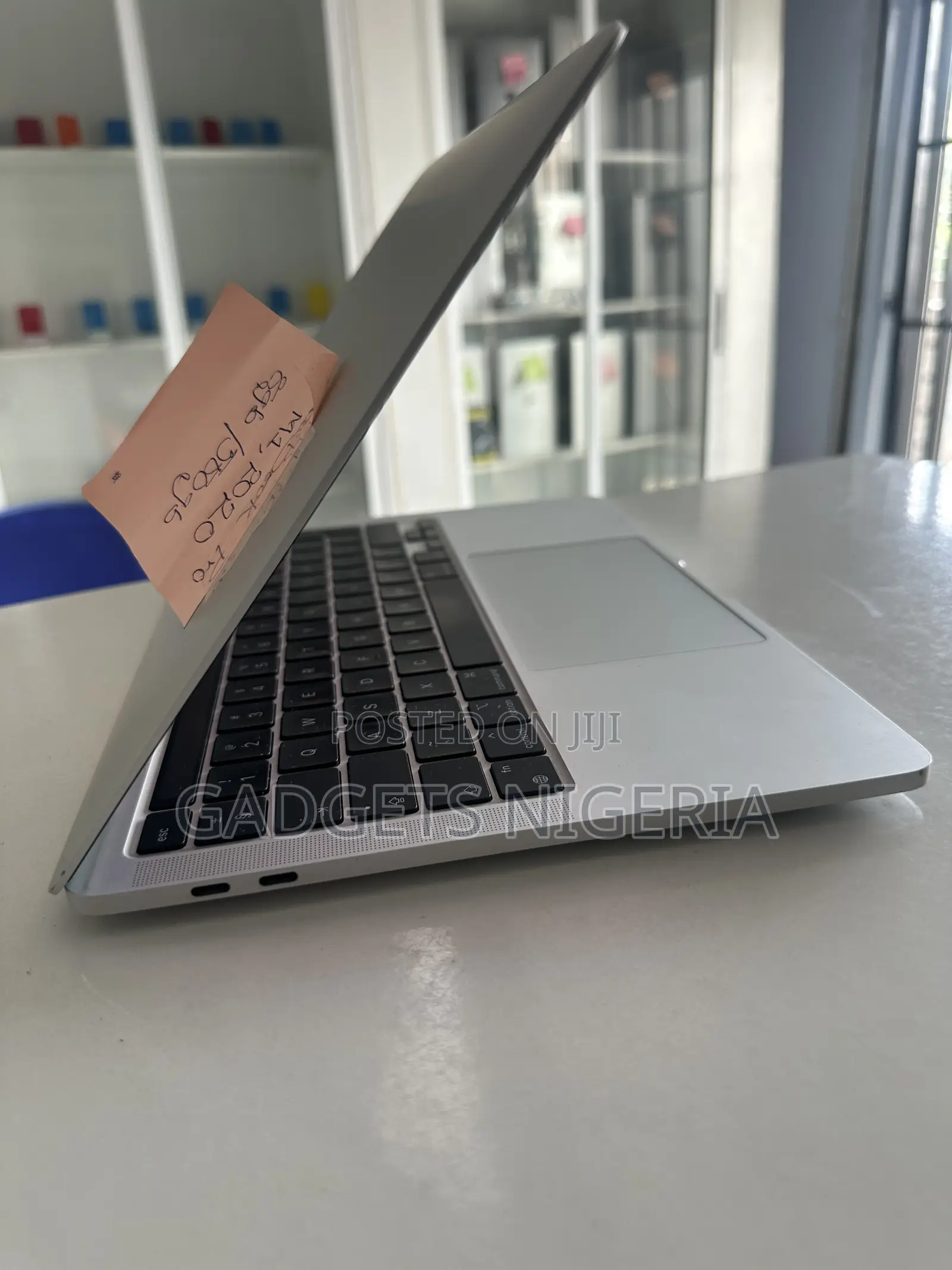 Laptop Apple MacBook Pro 2020 M1 8GB Apple M1 SSD 512GB