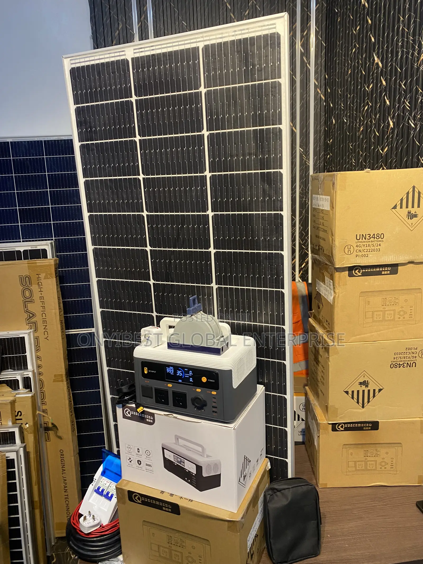 Solar Power Station With Solar Charging