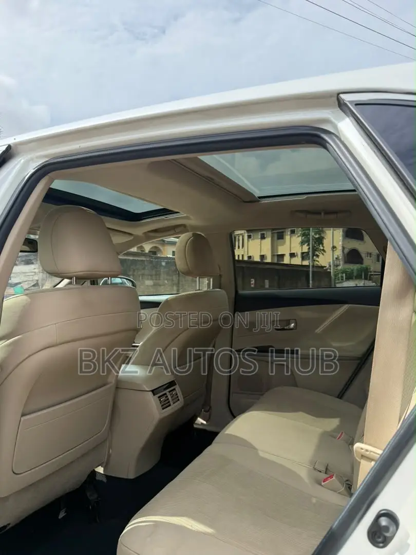 Toyota Venza V6 AWD 2012 White