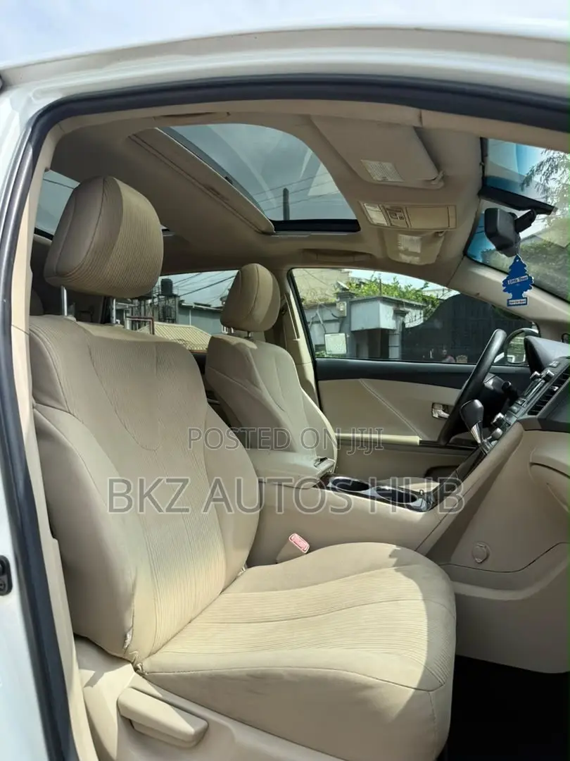 Toyota Venza V6 AWD 2012 White