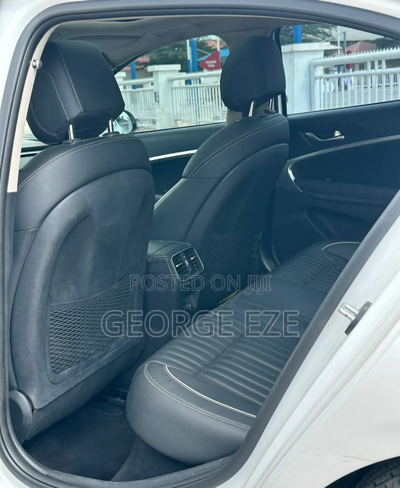 Hyundai Genesis 2019 White