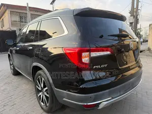 Honda Pilot Touring AWD 2019 Black