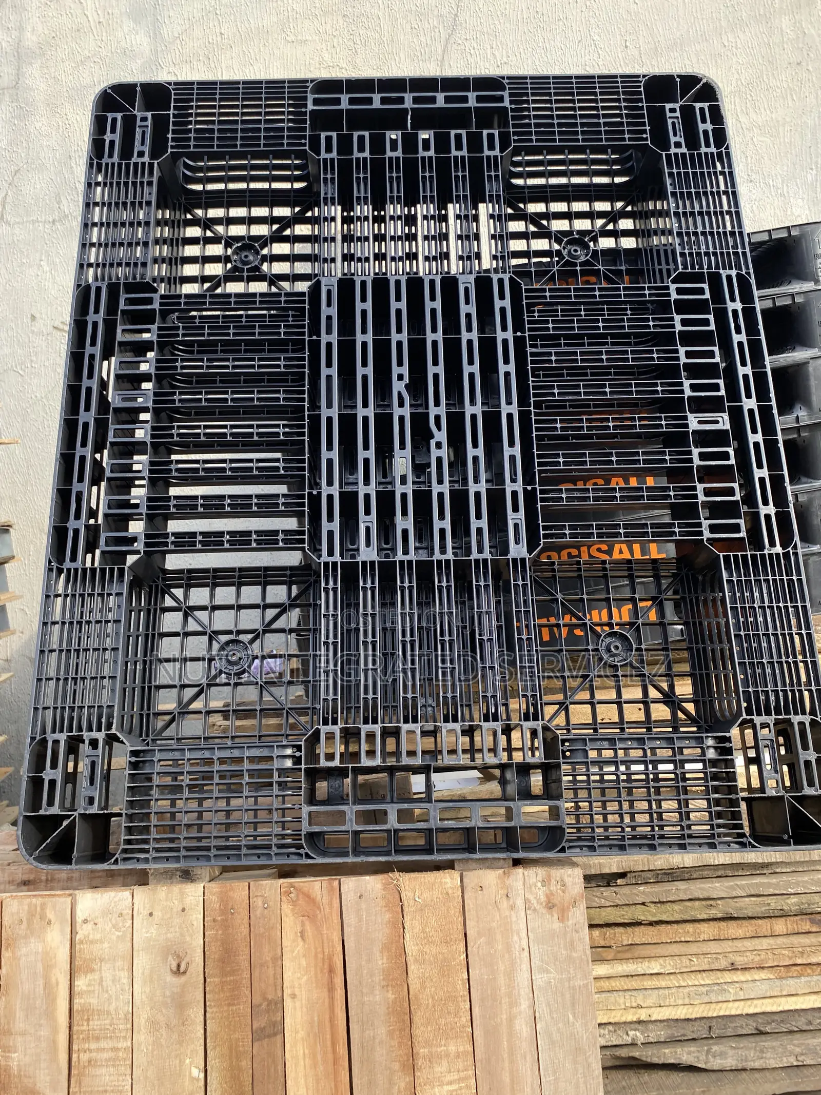 Guru Plastic Pallets