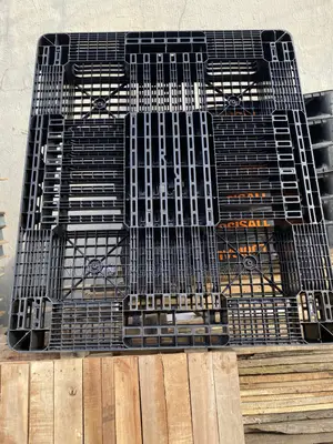 Guru Plastic Pallets