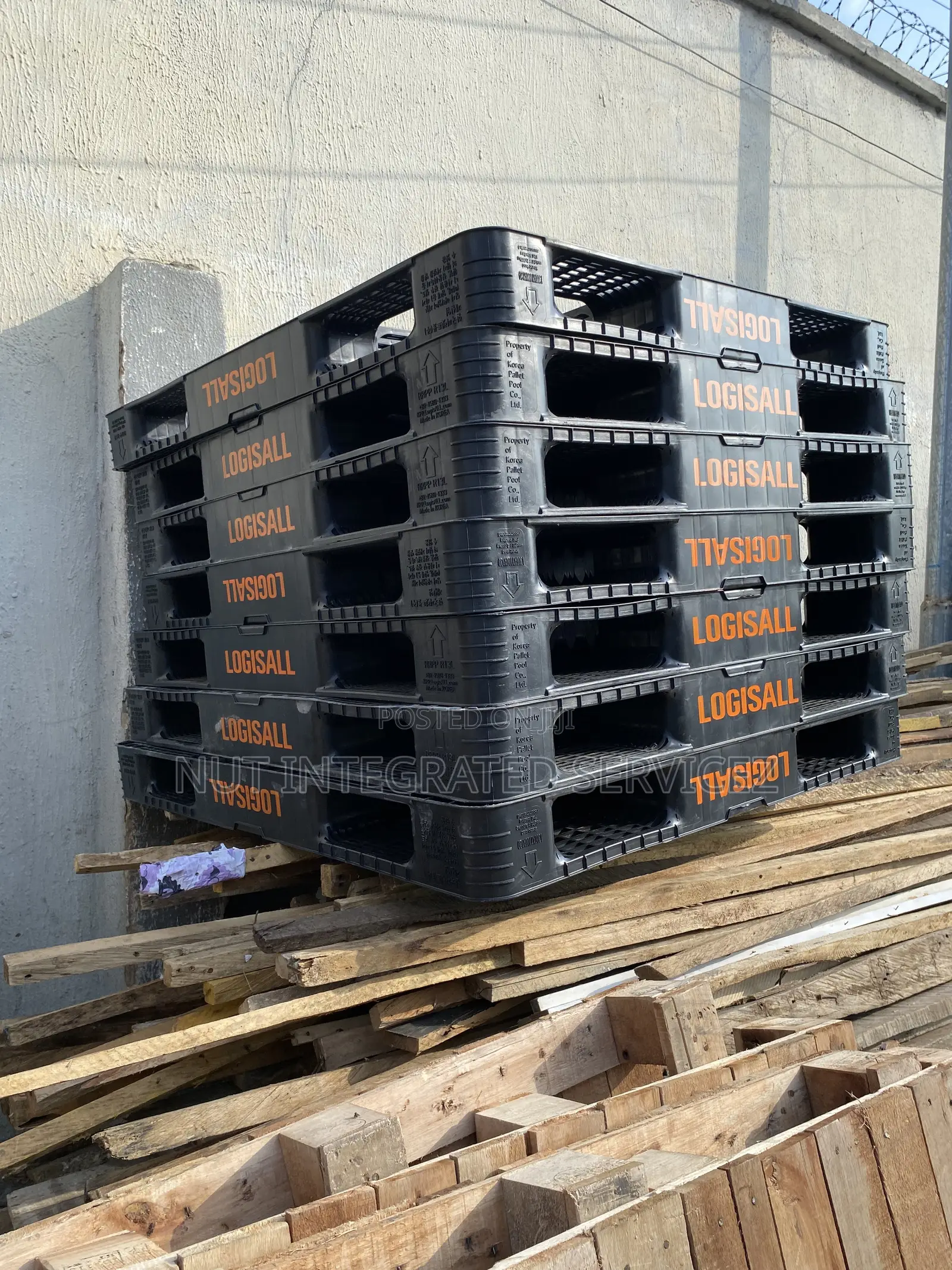 Guru Plastic Pallets