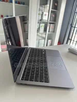 Laptop Apple MacBook Air 2020 8GB Intel Core i5 SSD 512GB