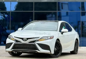 Toyota Camry 2021 White