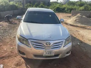 Toyota Camry 2027 Silver