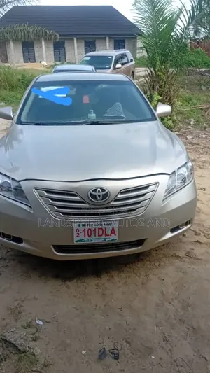 Toyota Camry LE 4dr Sedan (2.4L 4cyl 5A) 2008 Gold