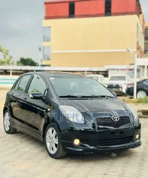 Toyota Yaris 2010 Black