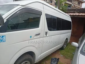 Toyota HiAce 2010 White