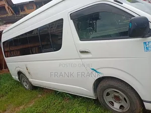 Toyota HiAce 2010 White