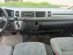 Toyota HiAce 2010 White