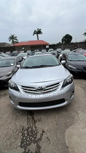 Toyota Corolla 2012 Silver