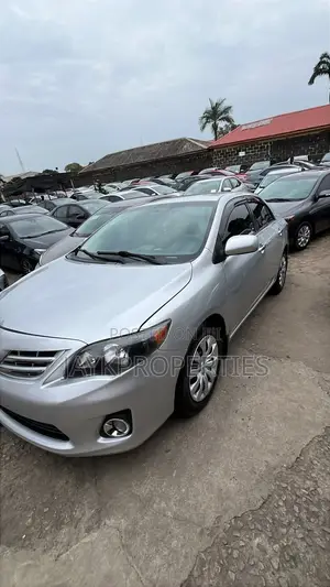 Toyota Corolla 2012 Silver