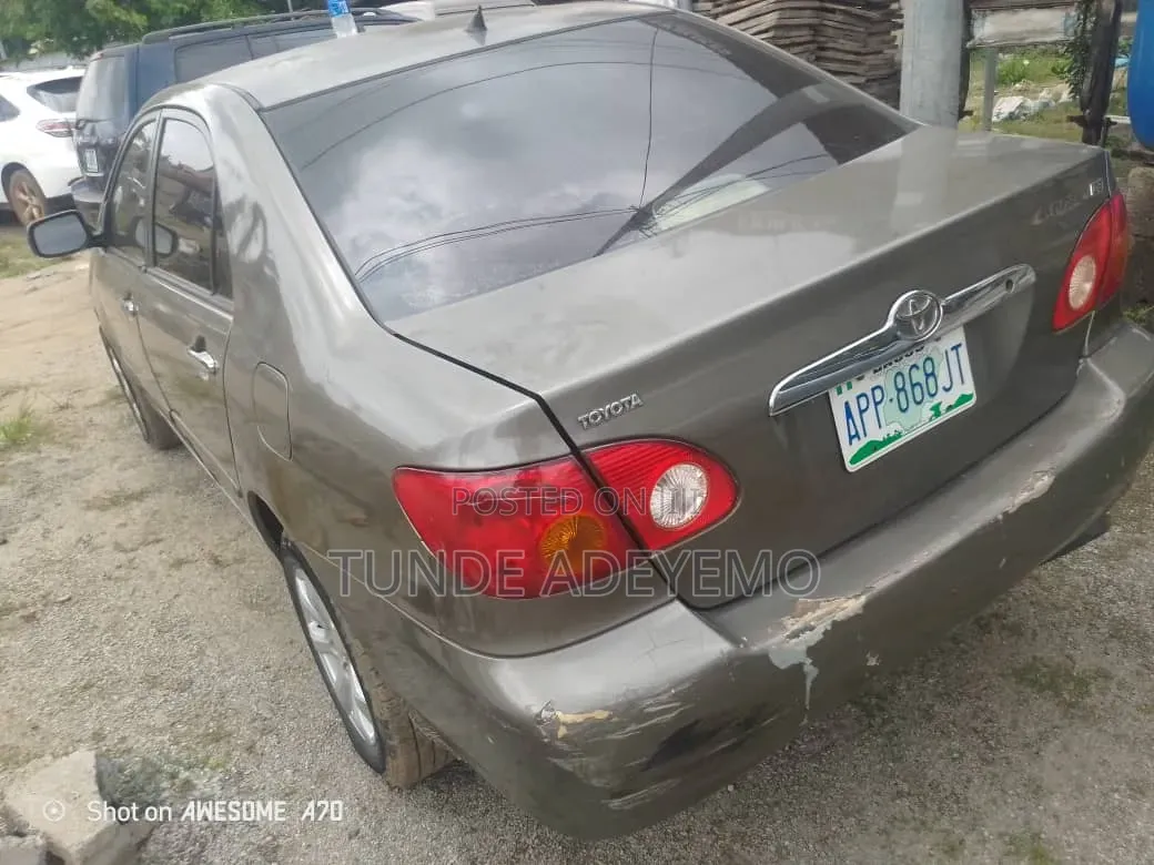 Toyota Corolla 2006 Gray