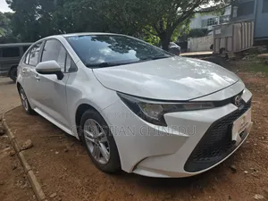 Toyota Corolla LE 2022 White
