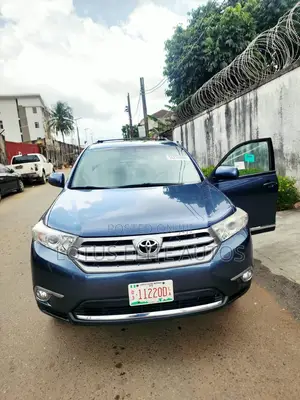 Toyota Highlander SE 3.5L 4WD 2013 Blue