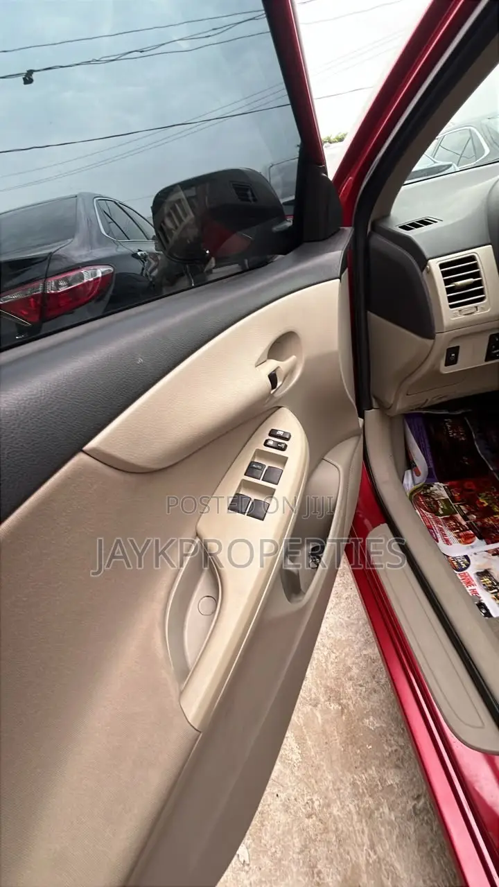 Toyota Corolla 2013 Red