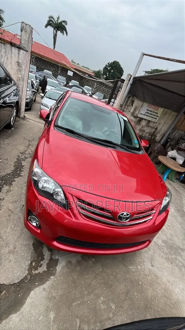 Toyota Corolla 2013 Red