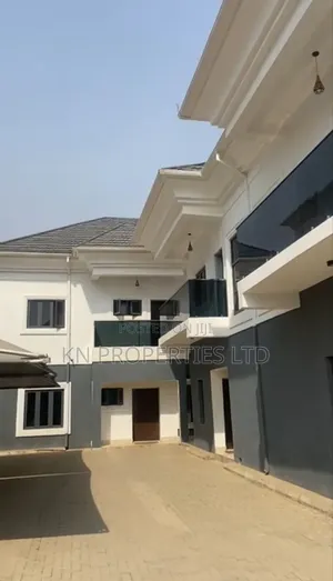 Furnished 3bdrm Townhouse/Terrace in Jahi for sale
