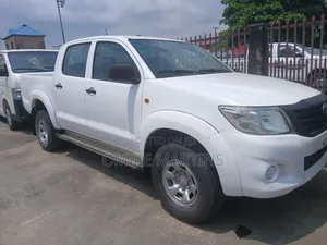 Toyota Hilux 2014 White