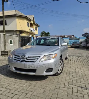 Toyota Camry 2011 Silver