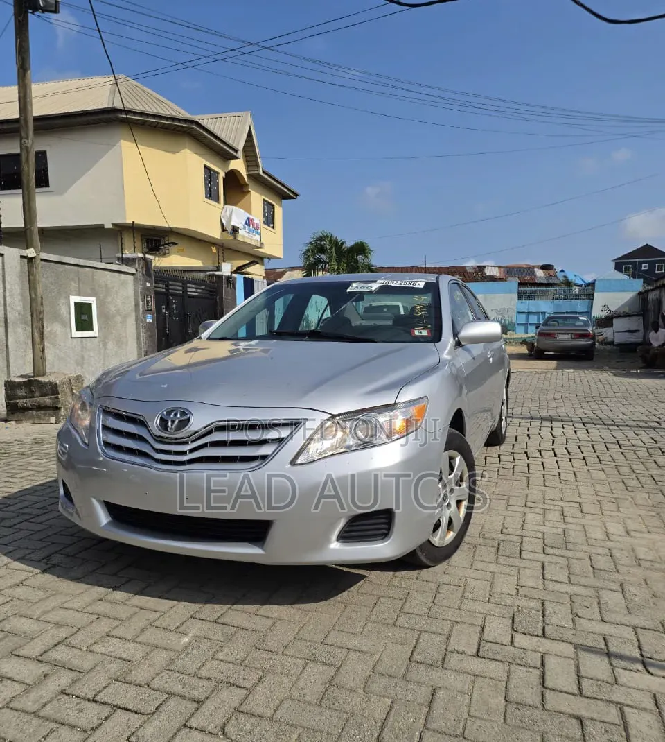 Toyota Camry 2011 Silver