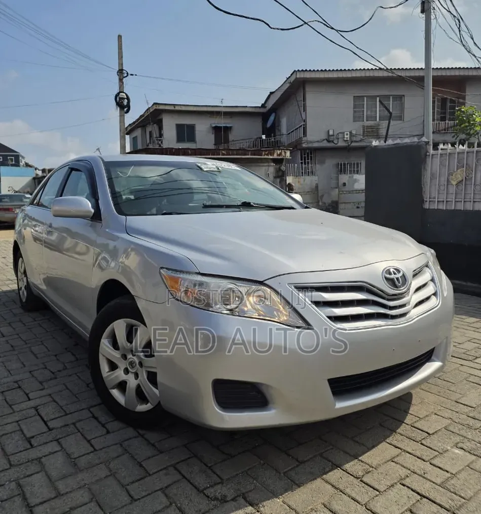Toyota Camry 2011 Silver