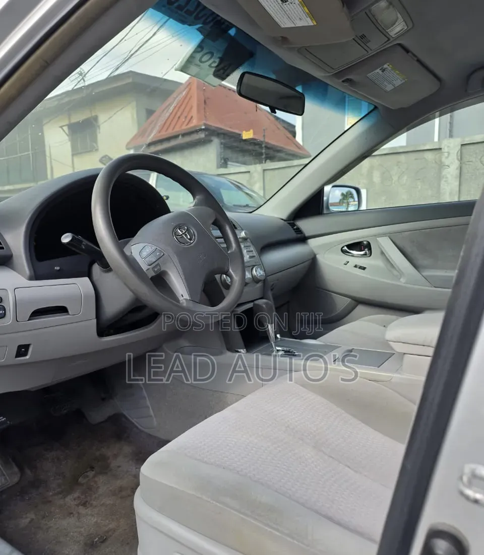 Toyota Camry 2011 Silver