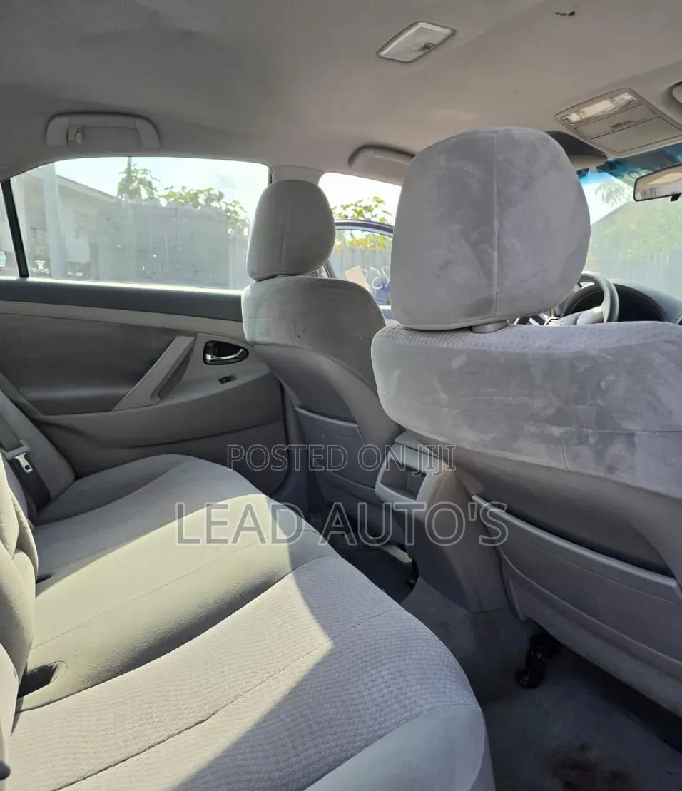 Toyota Camry 2011 Silver