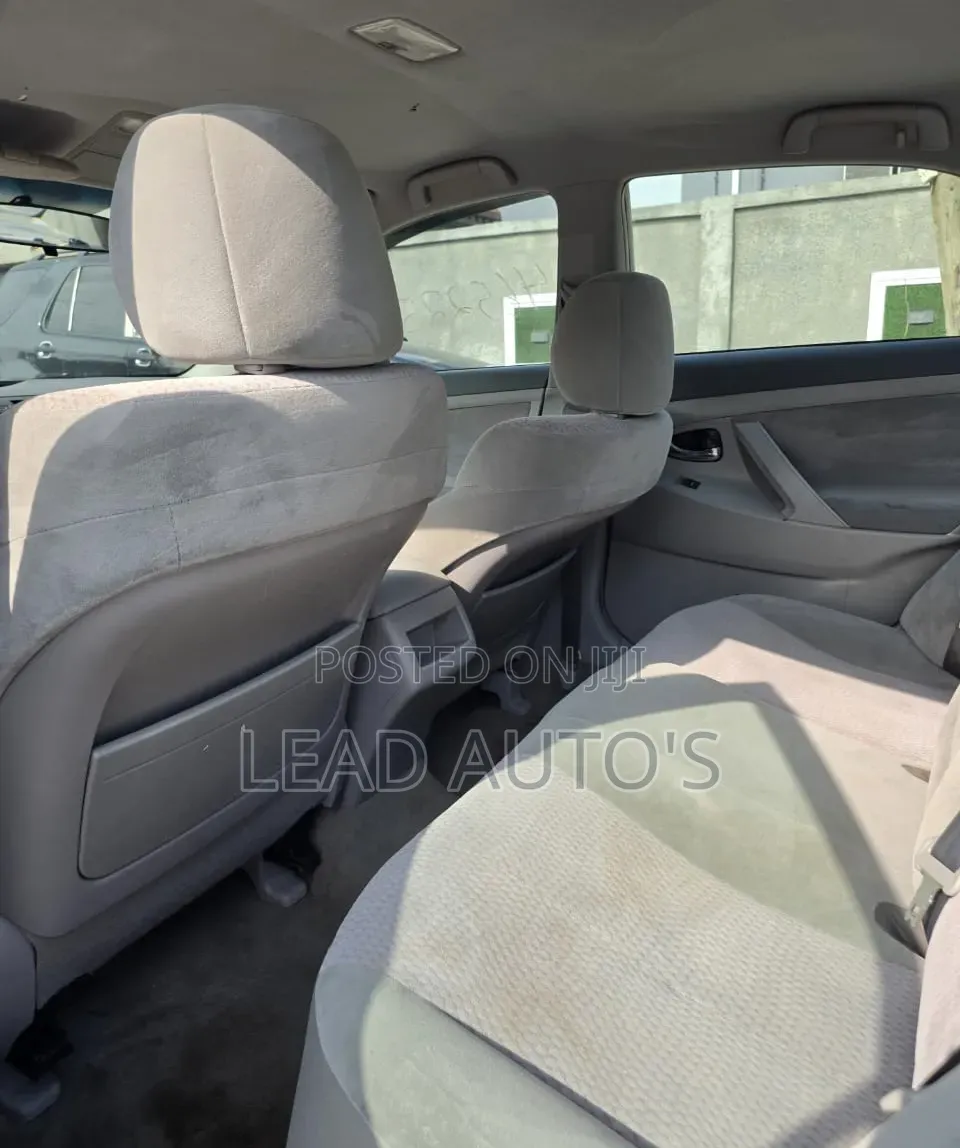 Toyota Camry 2011 Silver
