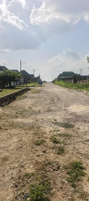 Hot 1000sm of Land