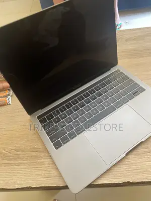 Laptop Apple MacBook Pro 2016 8GB Intel Core i5 SSD 512GB