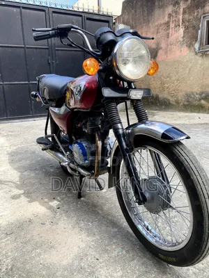 Bajaj Boxer 2025 Red