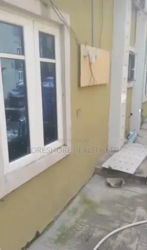 3bdrm Apartment in Iponri for sale